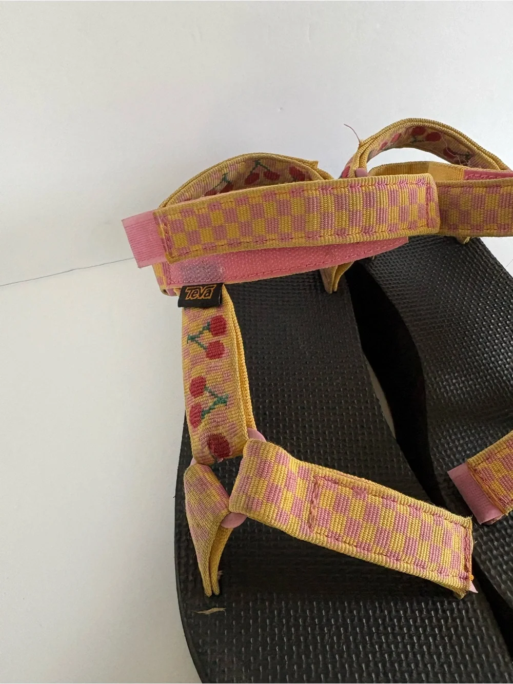 Teva Flatform Cherry Picnic Sandals Size 8